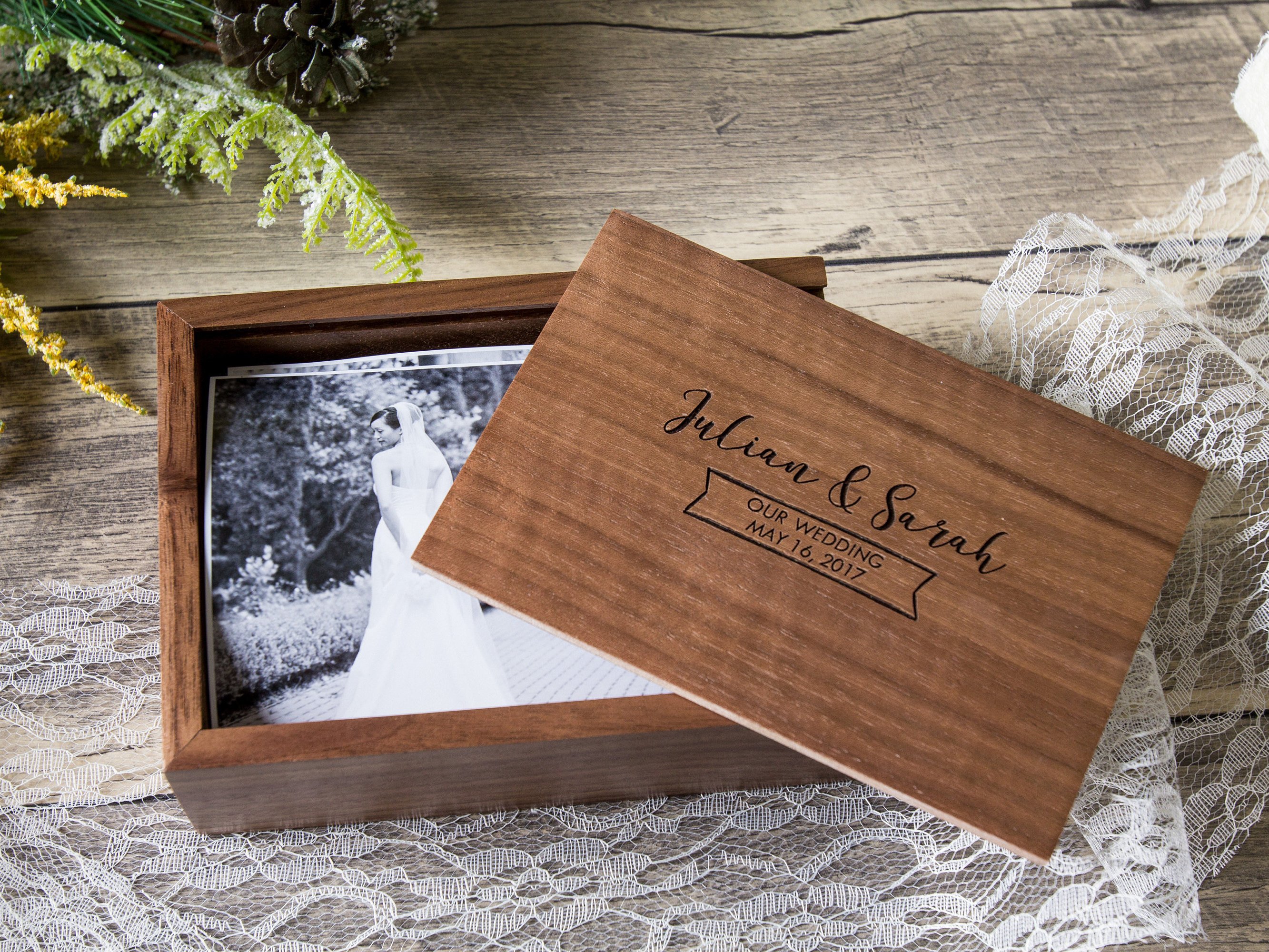 Engraved Wedding Memory Box for Photos, Personalized Wooden Box for 4x6 or  5x7 Photos and Cards, Walnut or Maple Wood Gift Box — Hurd & Honey